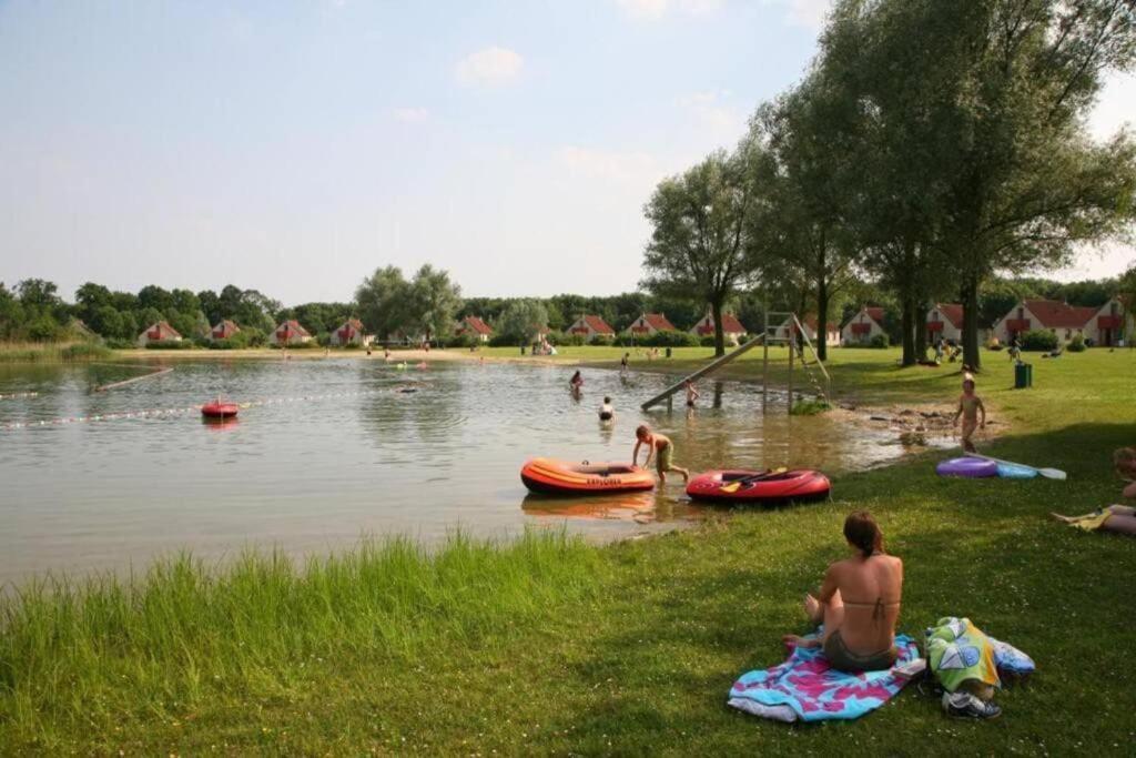 Gezellige Vakantiewoning Aan Het Water In Ewijk - Recreational Only No Workers Екстер'єр фото