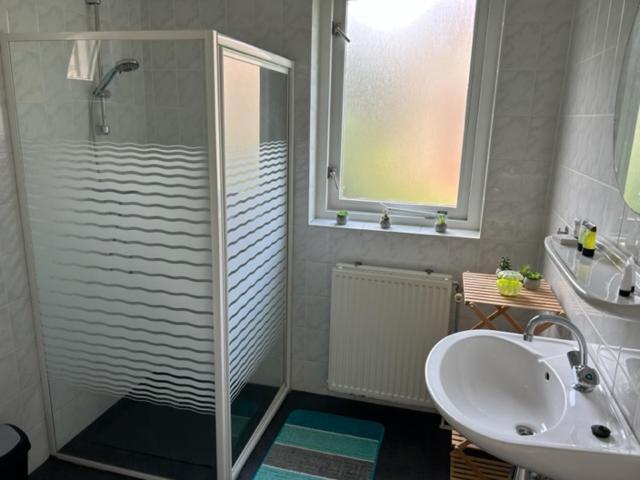 Gezellige Vakantiewoning Aan Het Water In Ewijk - Recreational Only No Workers Екстер'єр фото