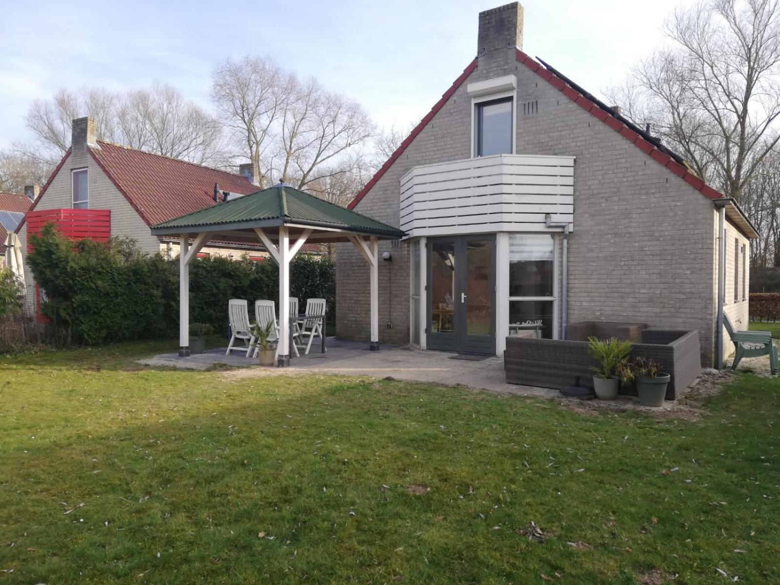 Gezellige Vakantiewoning Aan Het Water In Ewijk - Recreational Only No Workers Екстер'єр фото