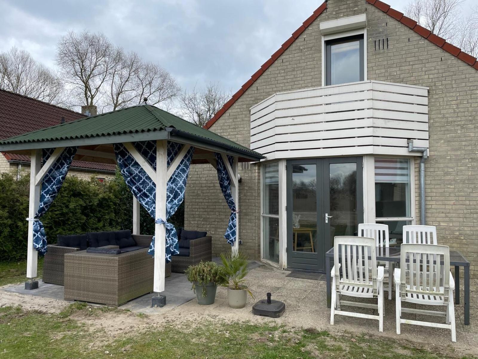Gezellige Vakantiewoning Aan Het Water In Ewijk - Recreational Only No Workers Екстер'єр фото